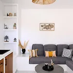 Lägenhetshotell Beachfront Cycladic Irene Boutique 4*