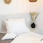 Beachfront Cycladic Irene Boutique Lägenhetshotell 4*