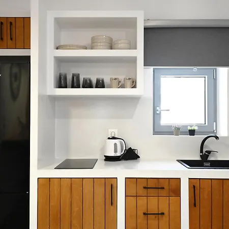 Beachfront Cycladic Irene Boutique מלון דירות Kanala