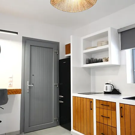 Hotel apartamentowy Beachfront Cycladic Irene Boutique Kanala
