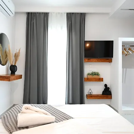 Beachfront Cycladic Irene Boutique Hotel apartamentowy 4*