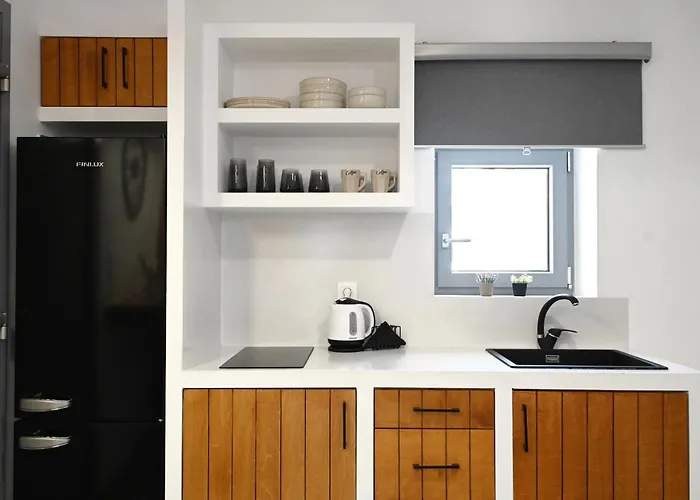 Beachfront Cycladic Irene Boutique מלון דירות Kanala