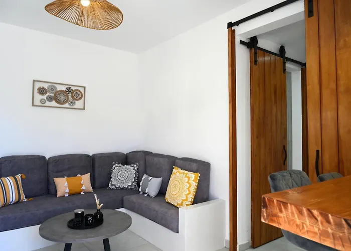 מלון דירות Beachfront Cycladic Irene Boutique