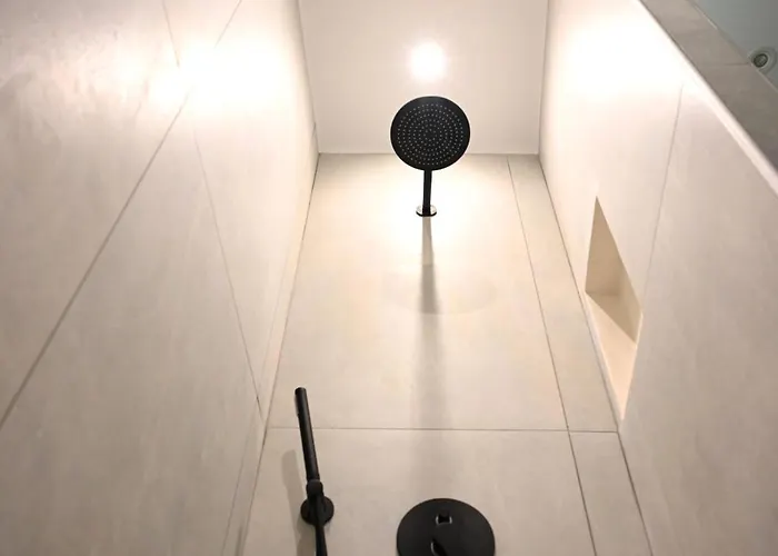 Beachfront Cycladic Irene Boutique מלון דירות